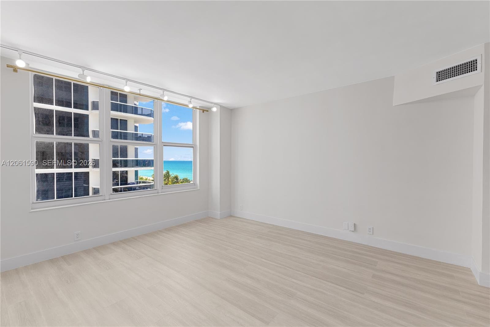 4747 Collins Ave 709 photo 15