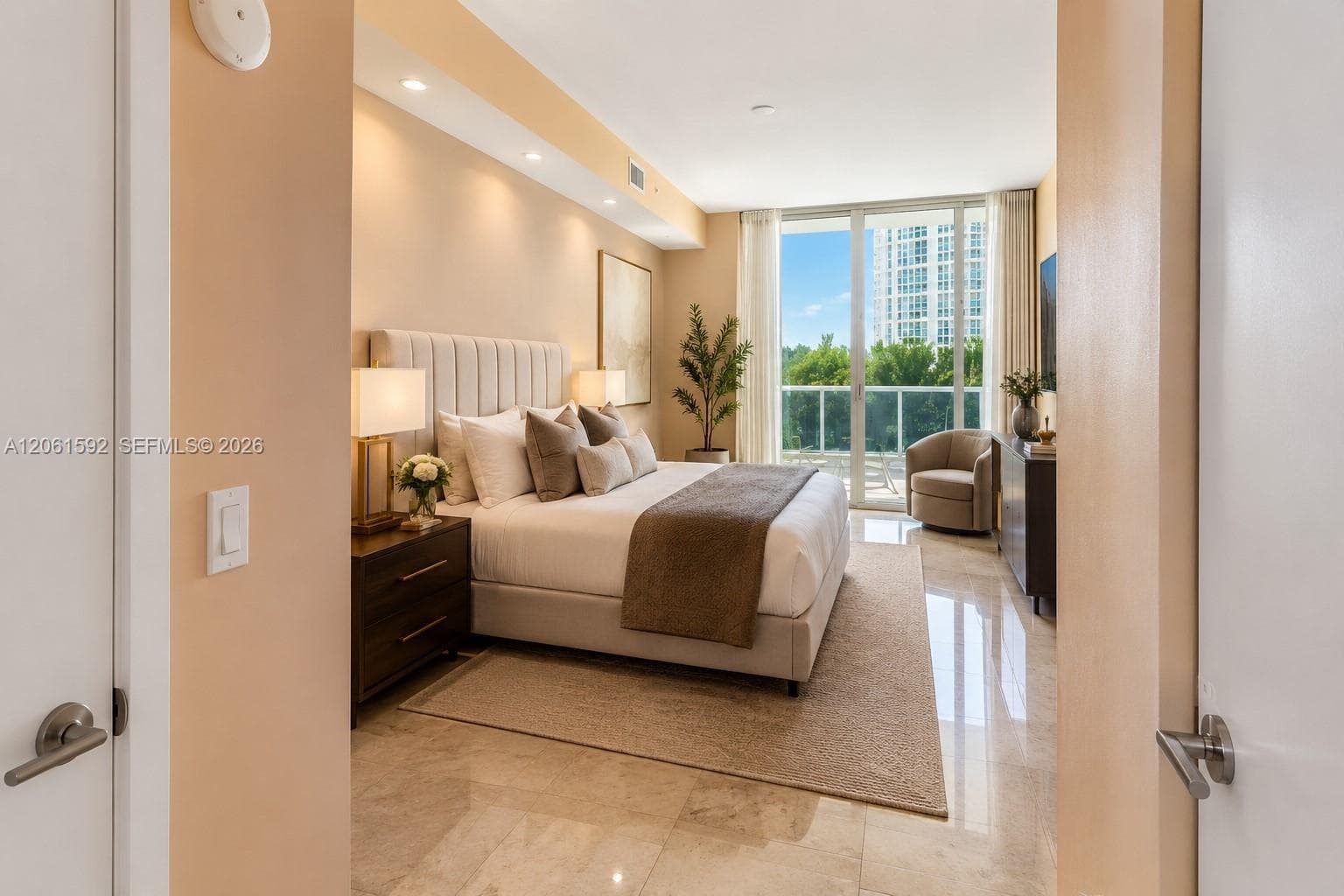 18101 Collins Ave 506 photo 7