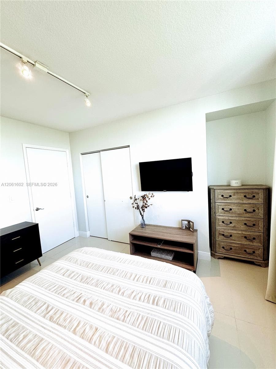 1861 NW S River Dr 2609 photo 19