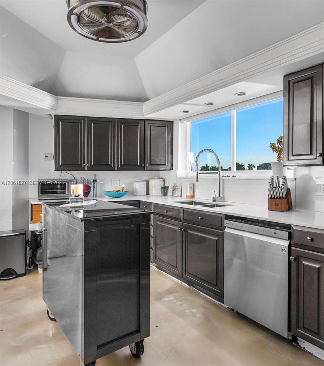 333 Sunset Dr 108 photo 8