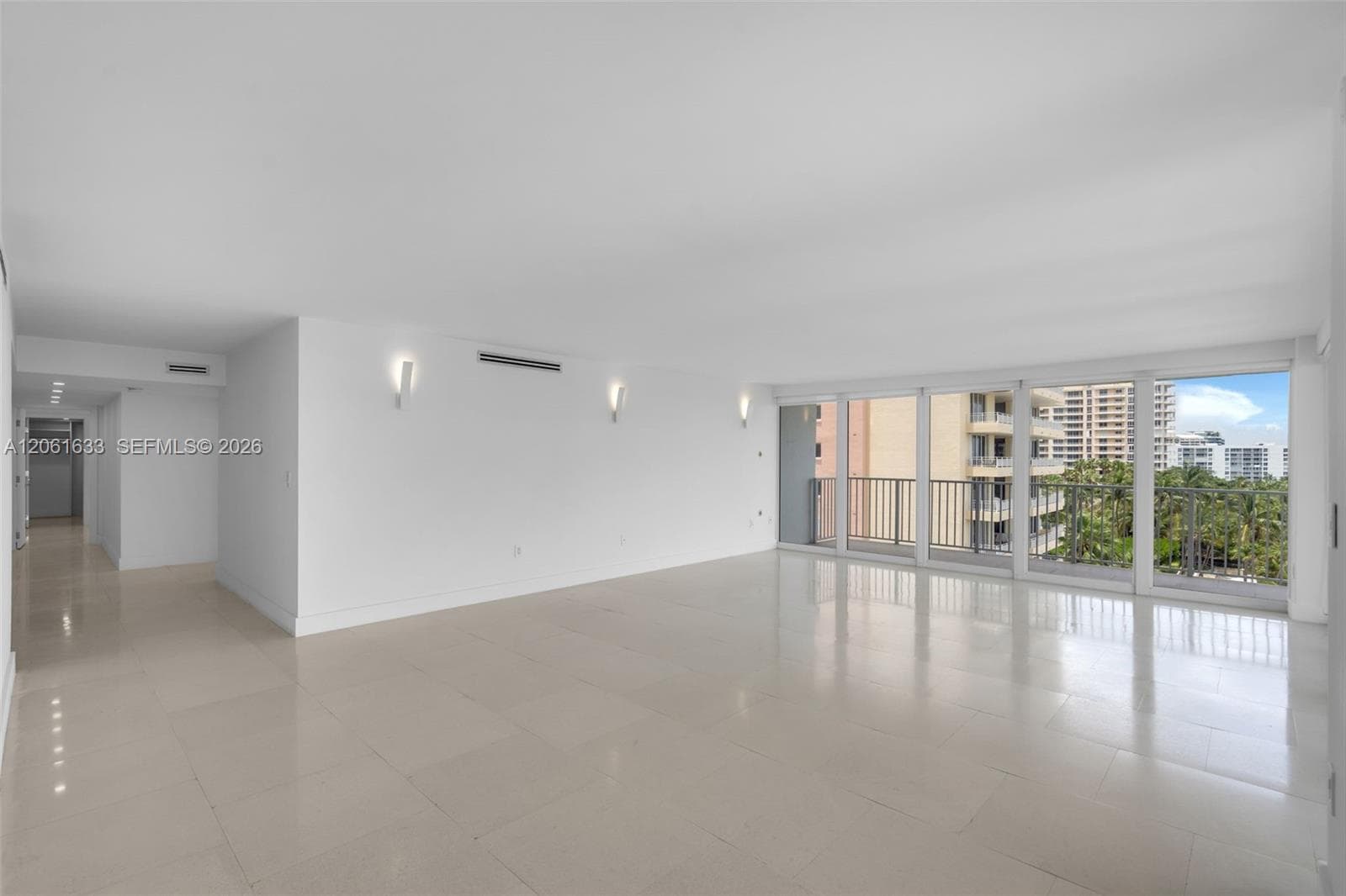 881 Ocean Dr 7H photo 2