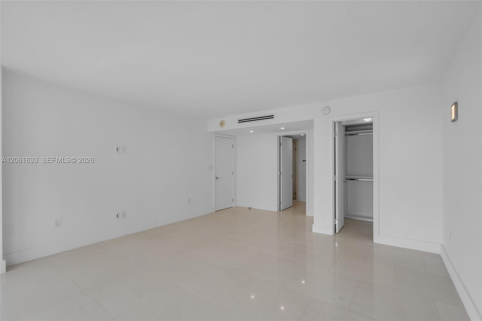 881 Ocean Dr 7H photo 18