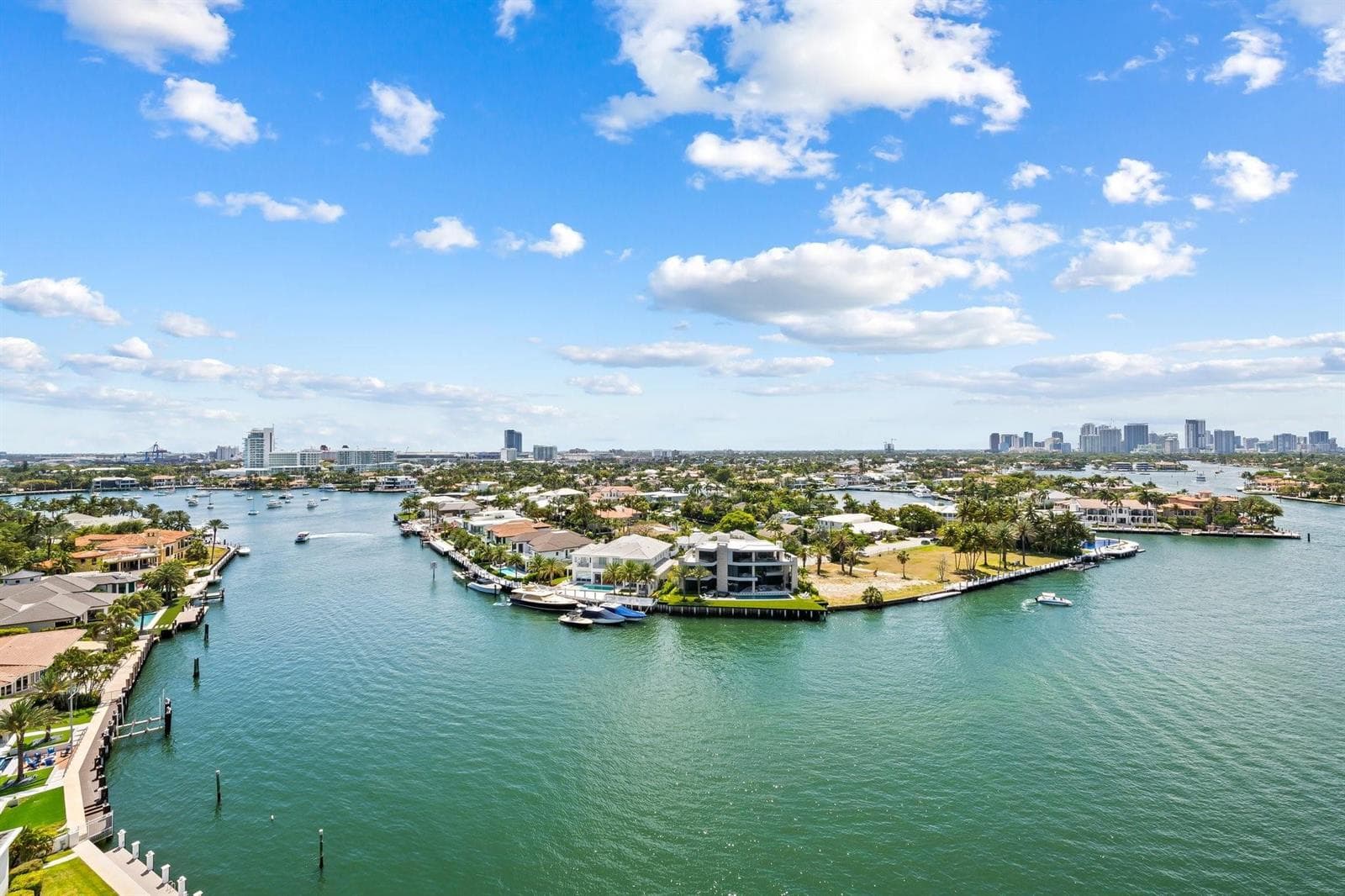 3055 Harbor Drive 1403 photo 1