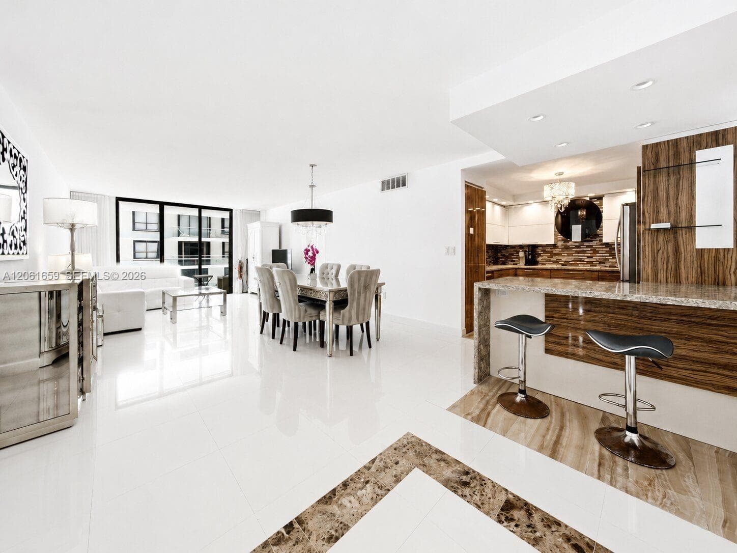 9801 Collins Ave 10V photo 2