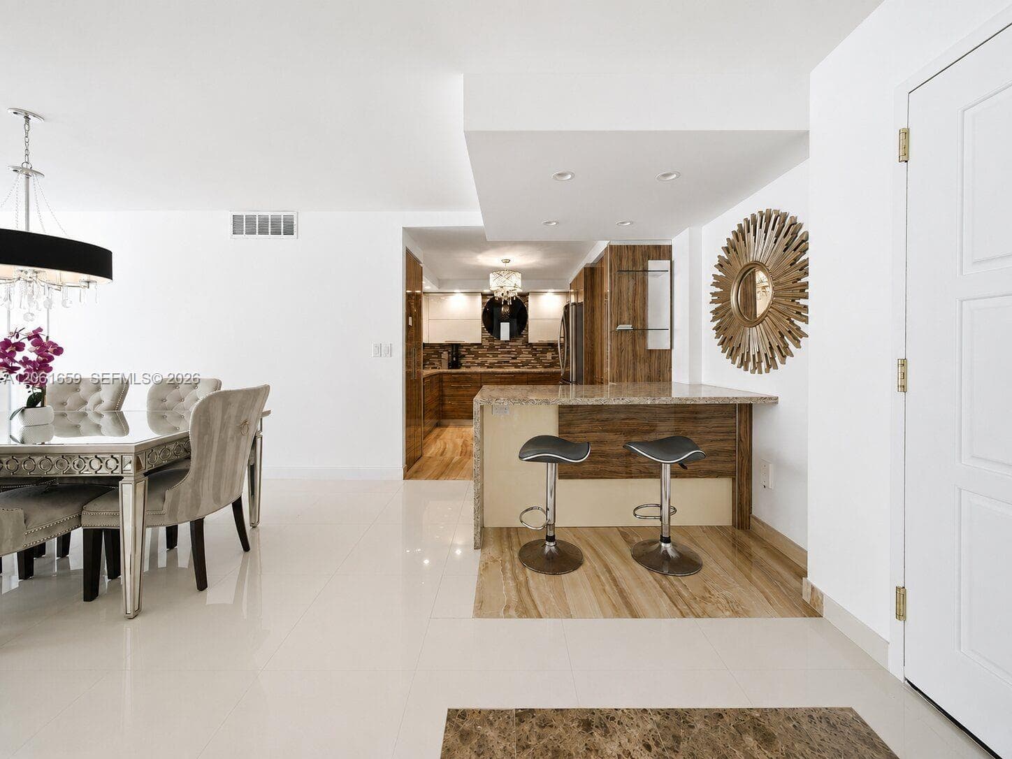 9801 Collins Ave 10V photo 3