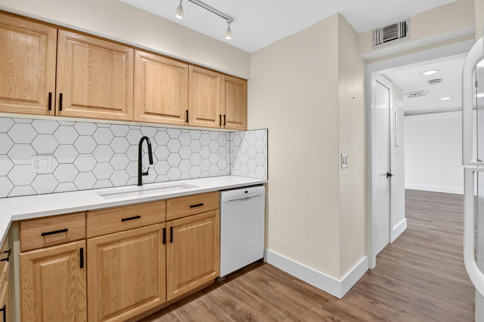3589 S OCEAN Boulevard 909 photo 17