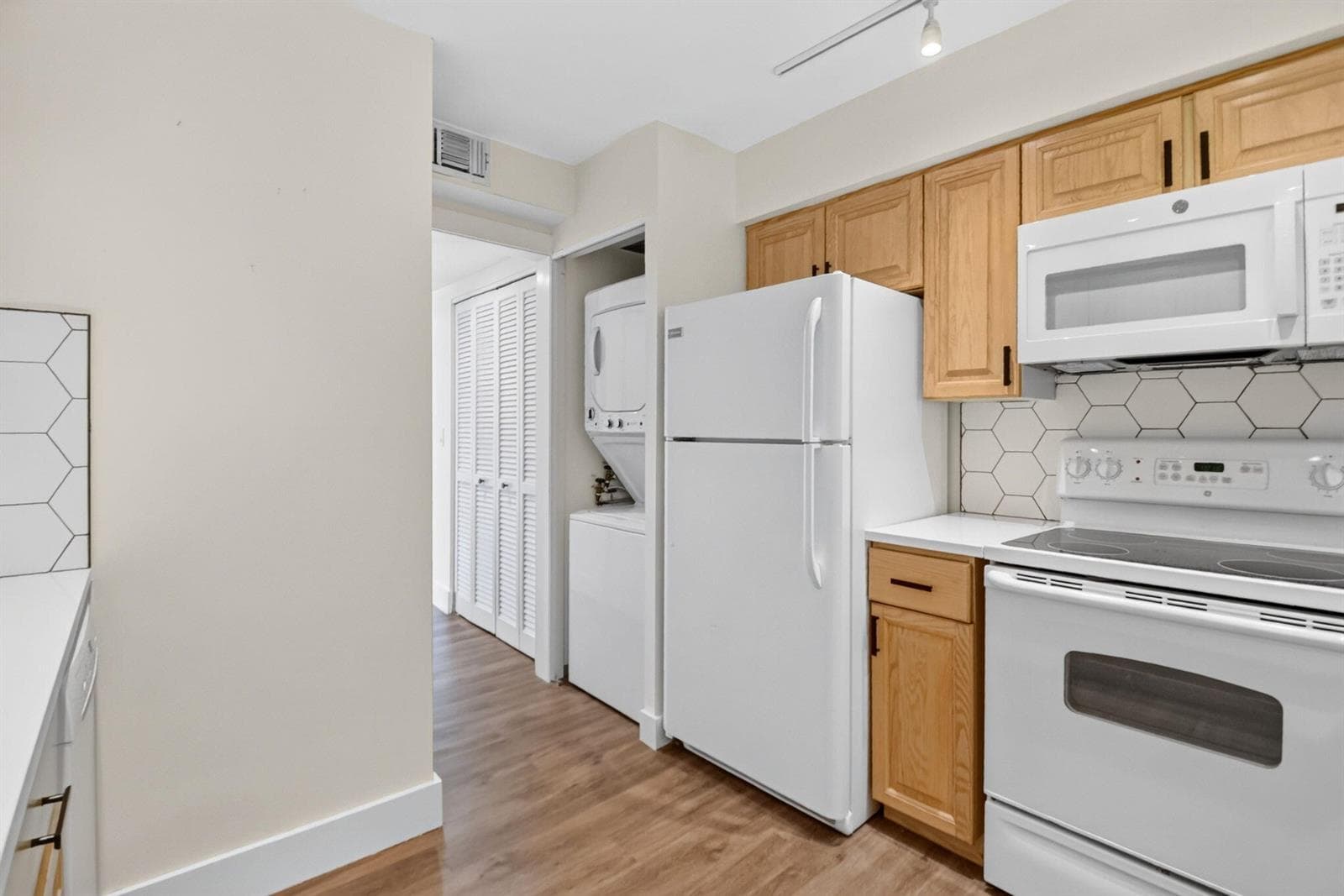 3589 S OCEAN Boulevard 909 photo 16