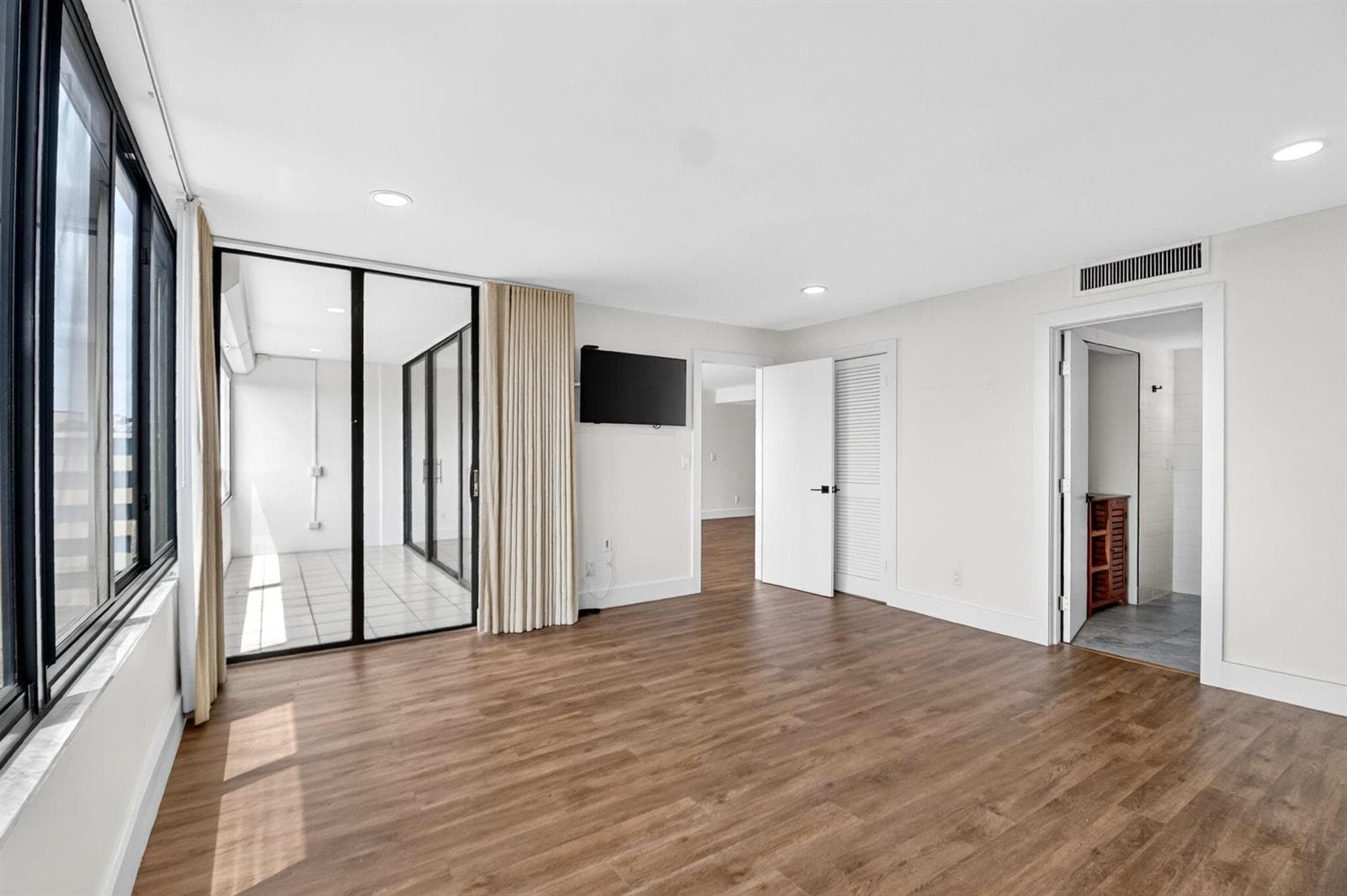 3589 S OCEAN Boulevard 909 photo 22