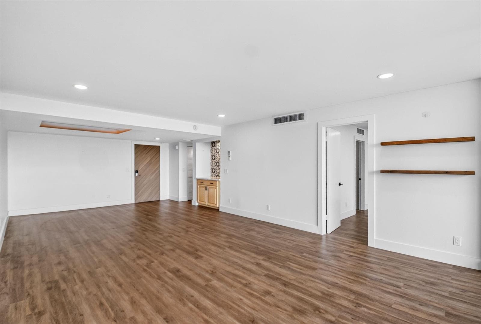 3589 S OCEAN Boulevard 909 photo 9