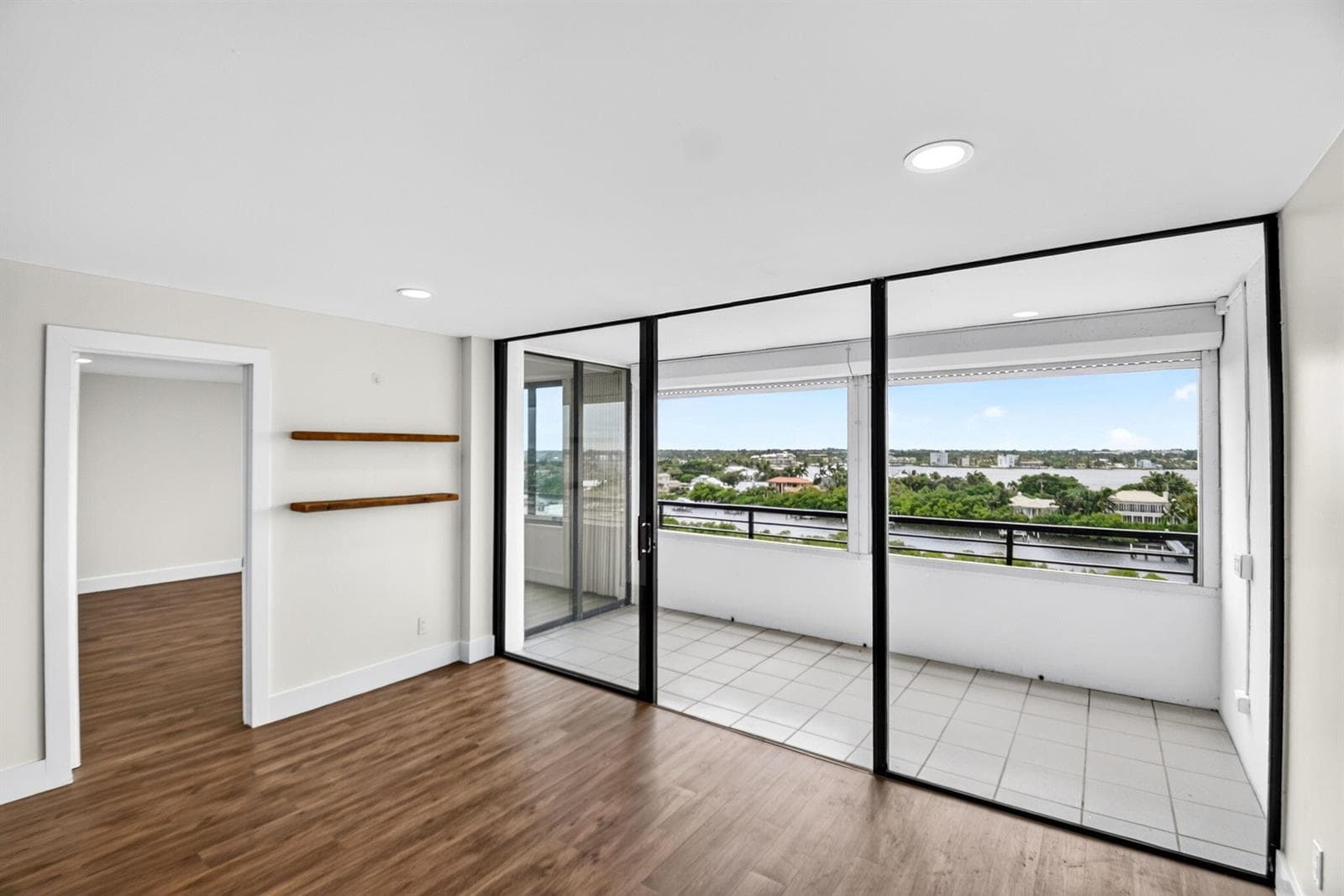 3589 S OCEAN Boulevard 909 photo 10
