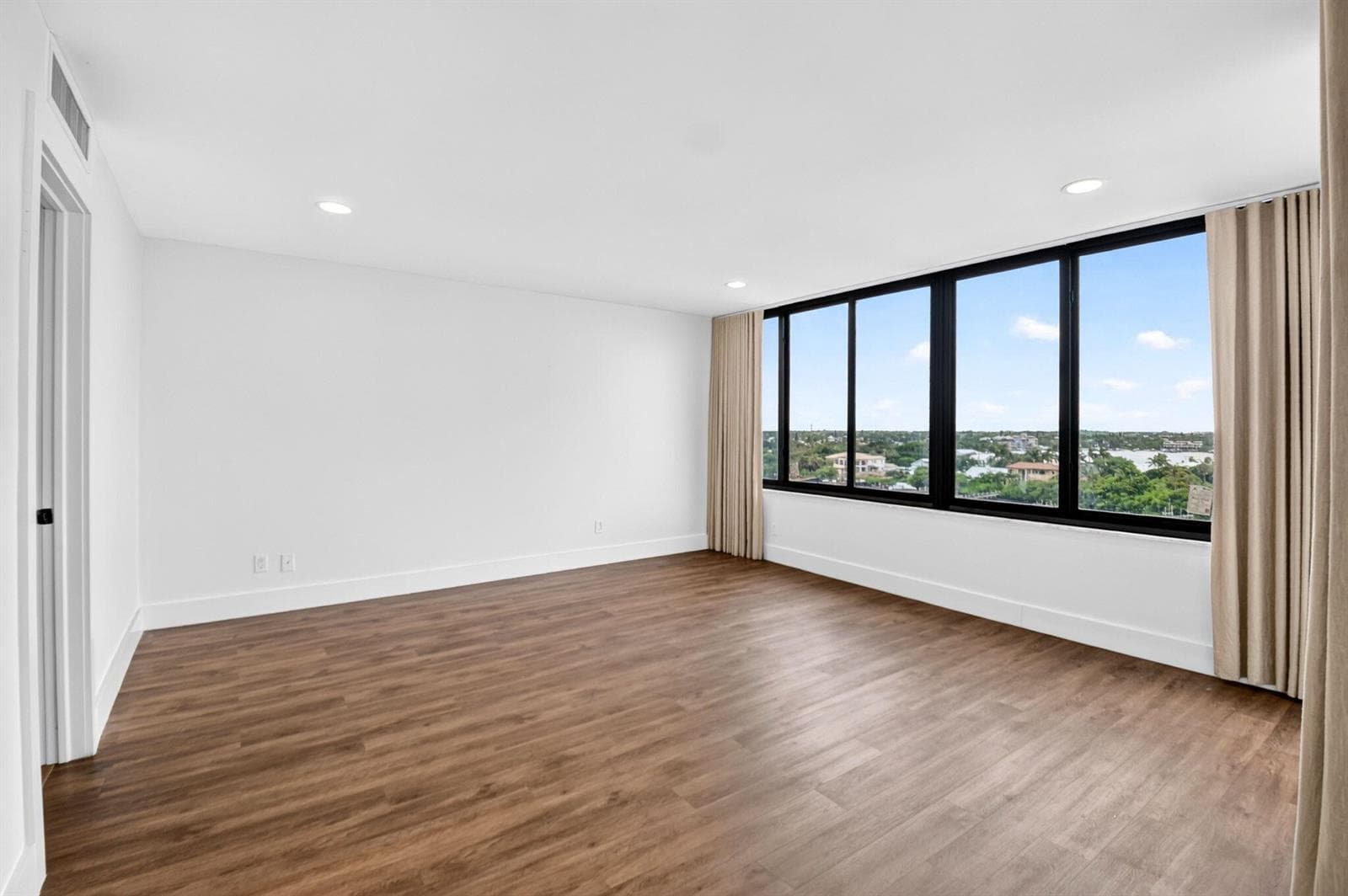 3589 S OCEAN Boulevard 909 photo 19