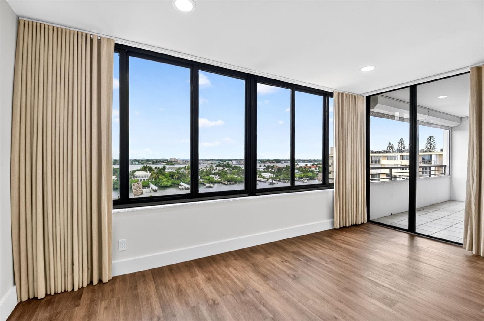 3589 S OCEAN Boulevard 909 photo 21