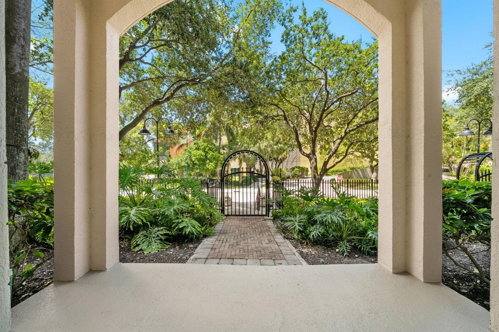 610 W Las Olas Boulevard 115N photo 2