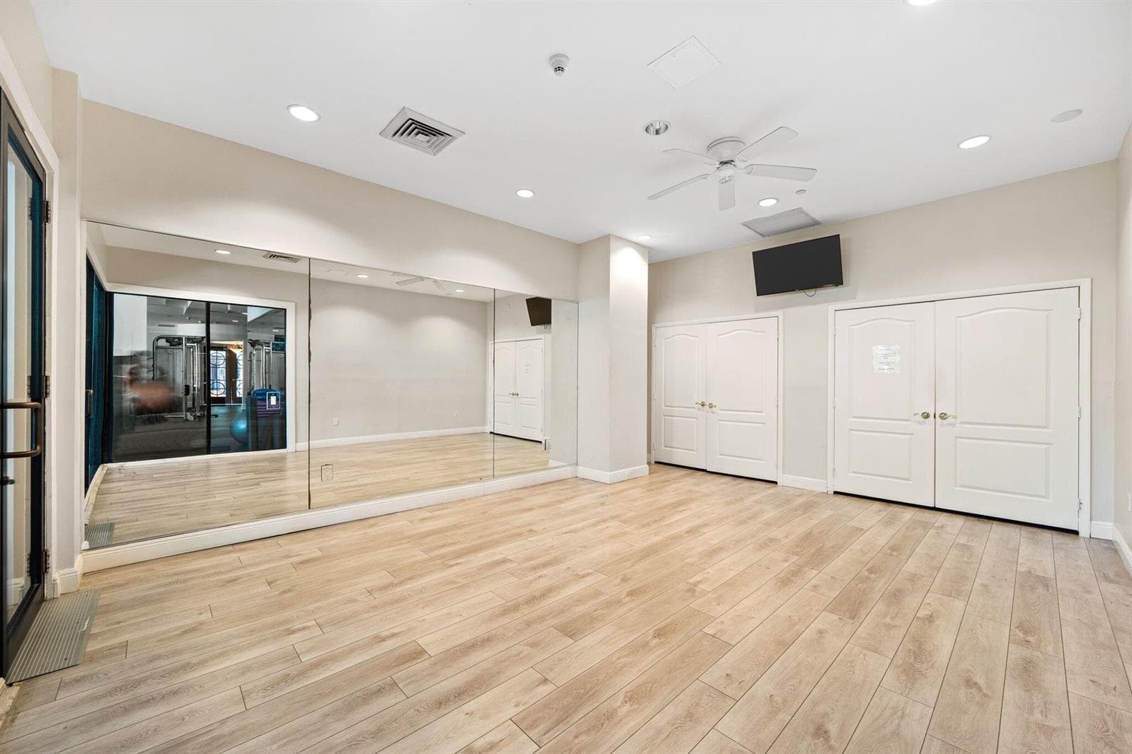 610 W Las Olas Boulevard 115N photo 24