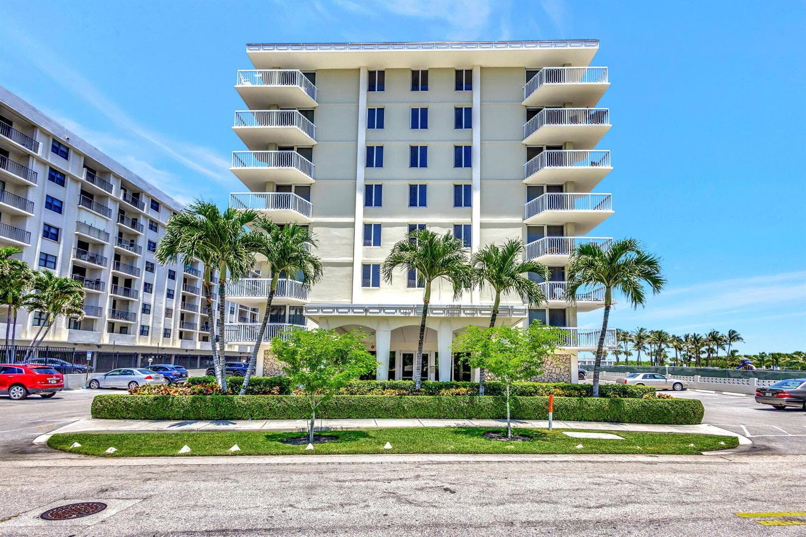 125 S OCEAN Avenue 211 photo 1