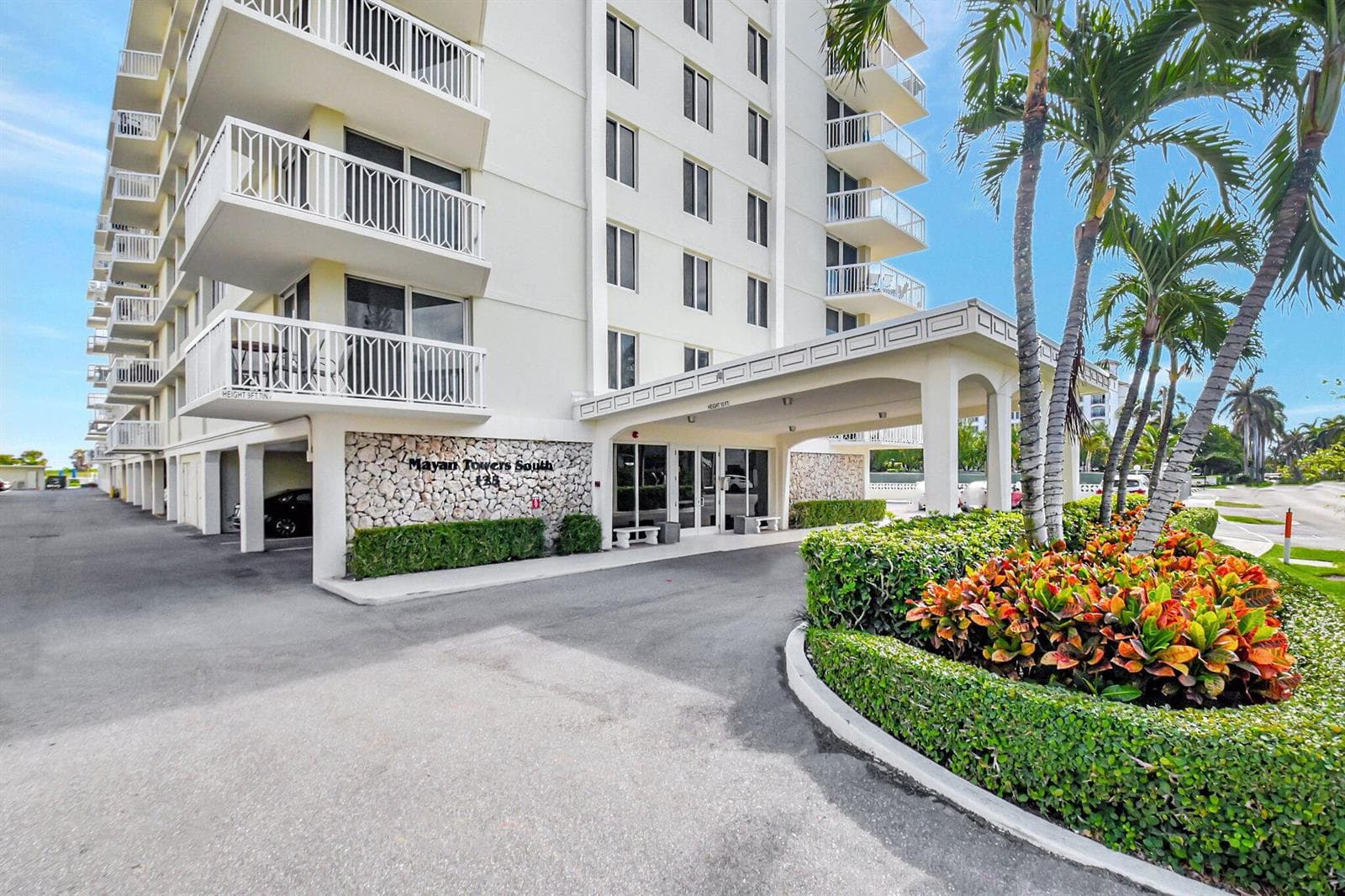 125 S OCEAN Avenue 211 photo 4