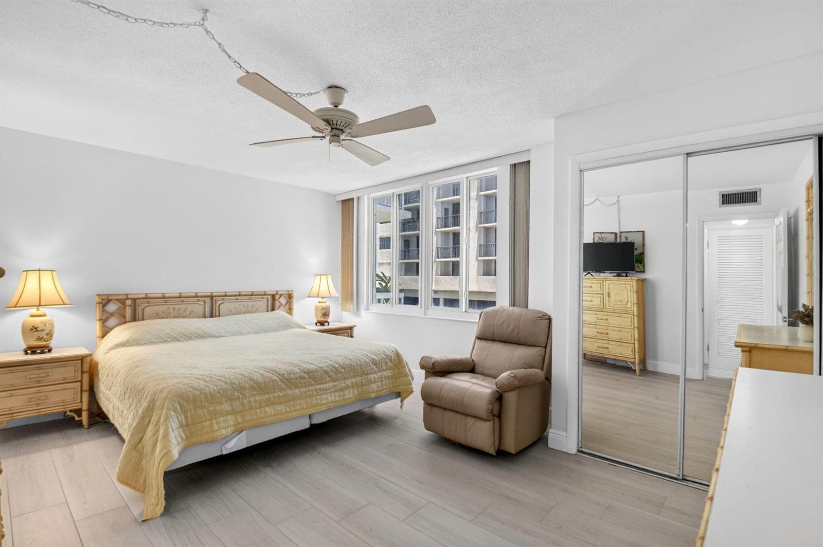 125 S OCEAN Avenue 211 photo 25