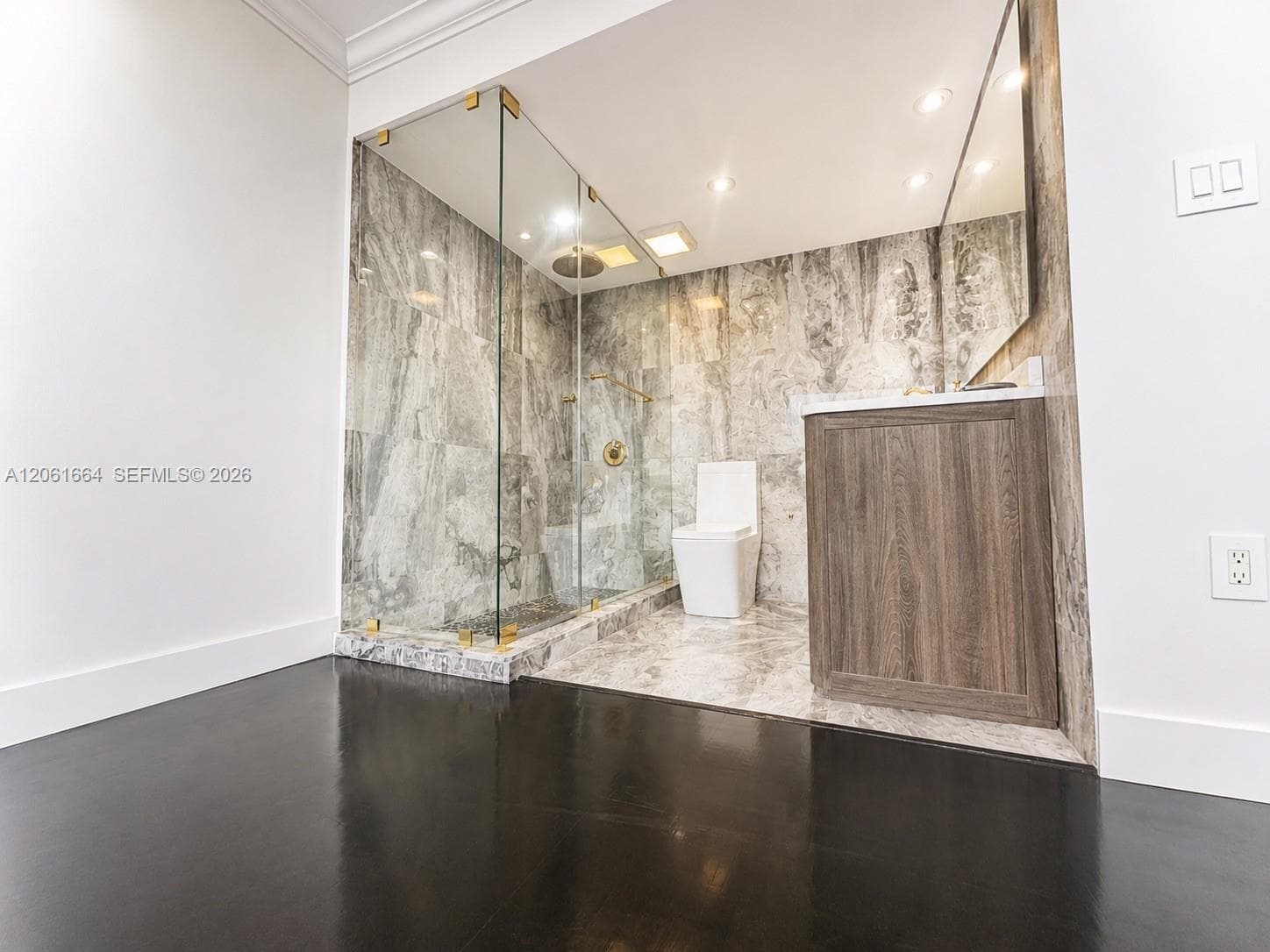 1700 NW N River Dr 805 photo 12