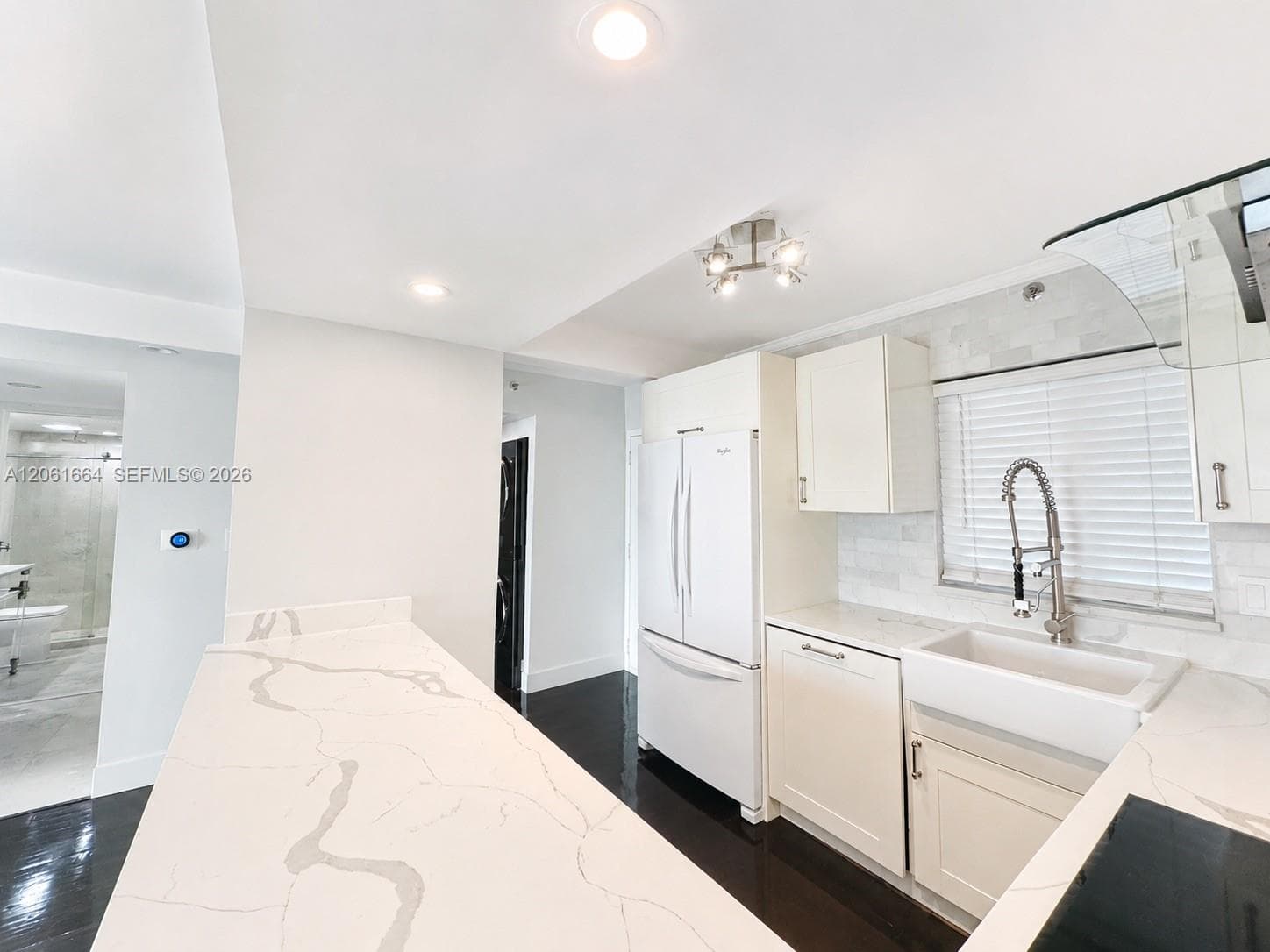 1700 NW N River Dr 805 photo 4