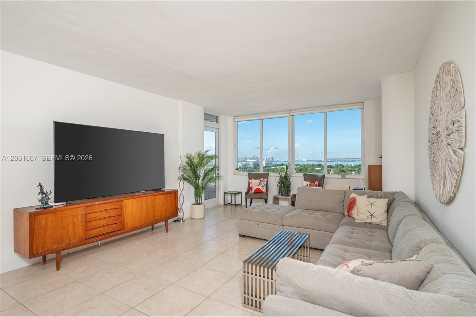 5005 Collins Ave 1506 photo 3