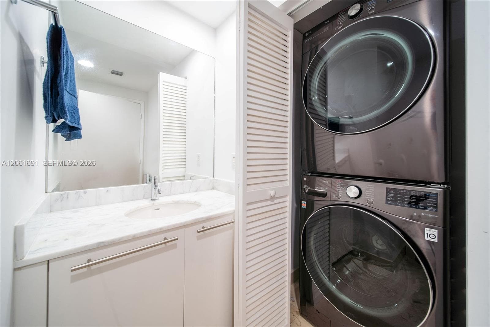 950 Brickell Bay Dr 1211 photo 18