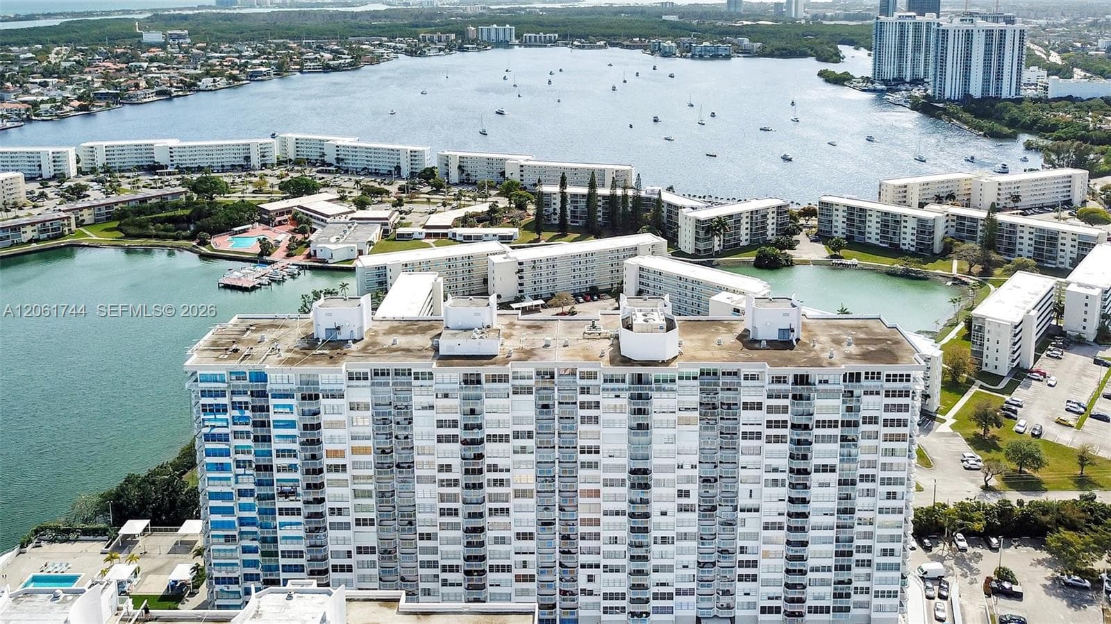 18051 Biscayne Blvd 801 photo 2