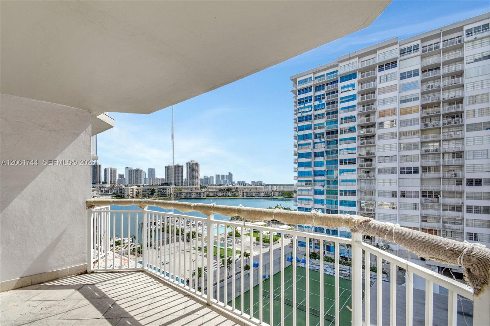 18051 Biscayne Blvd 801 photo 4