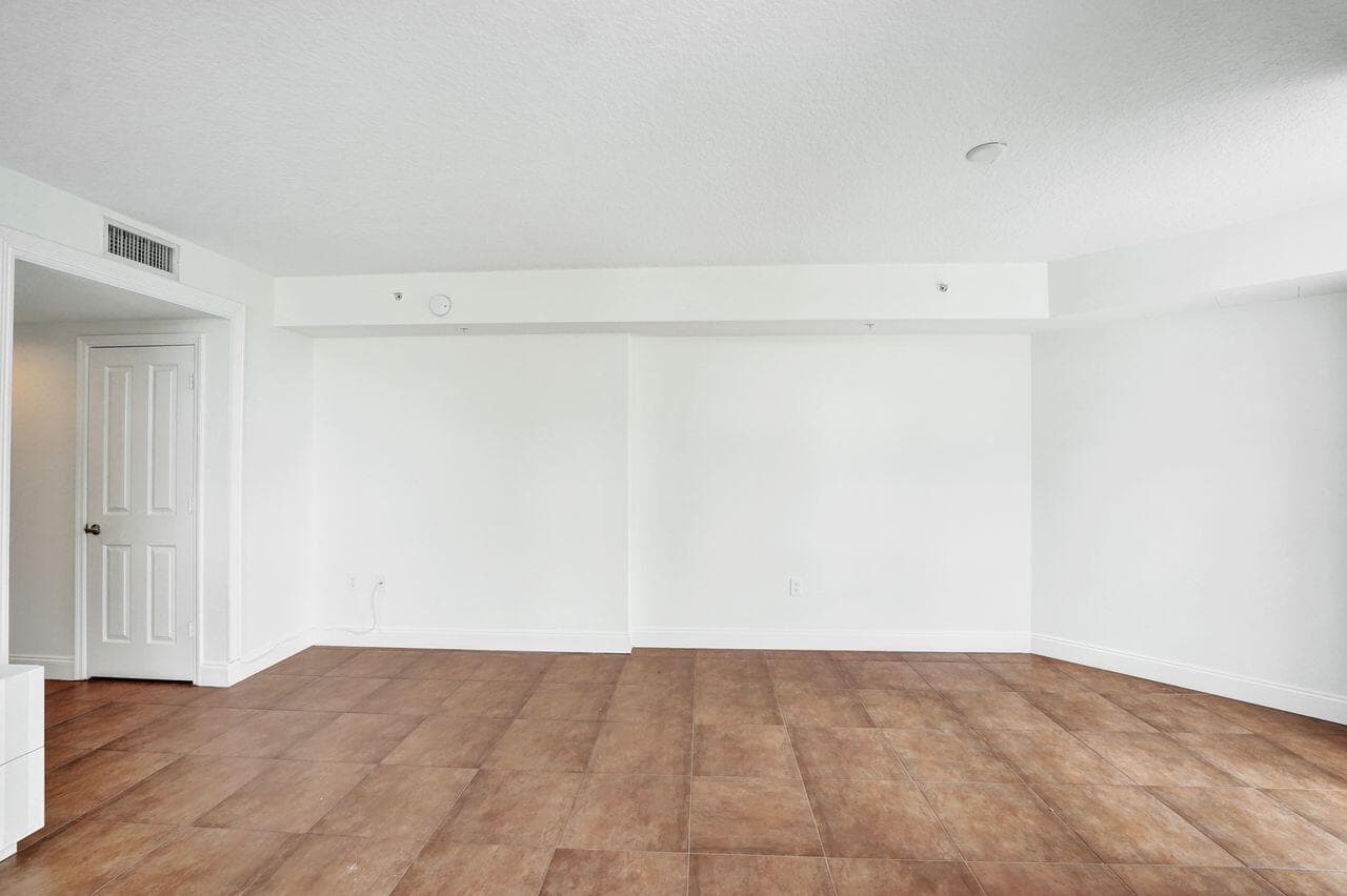 401 SW 4th Avenue 203 photo 17