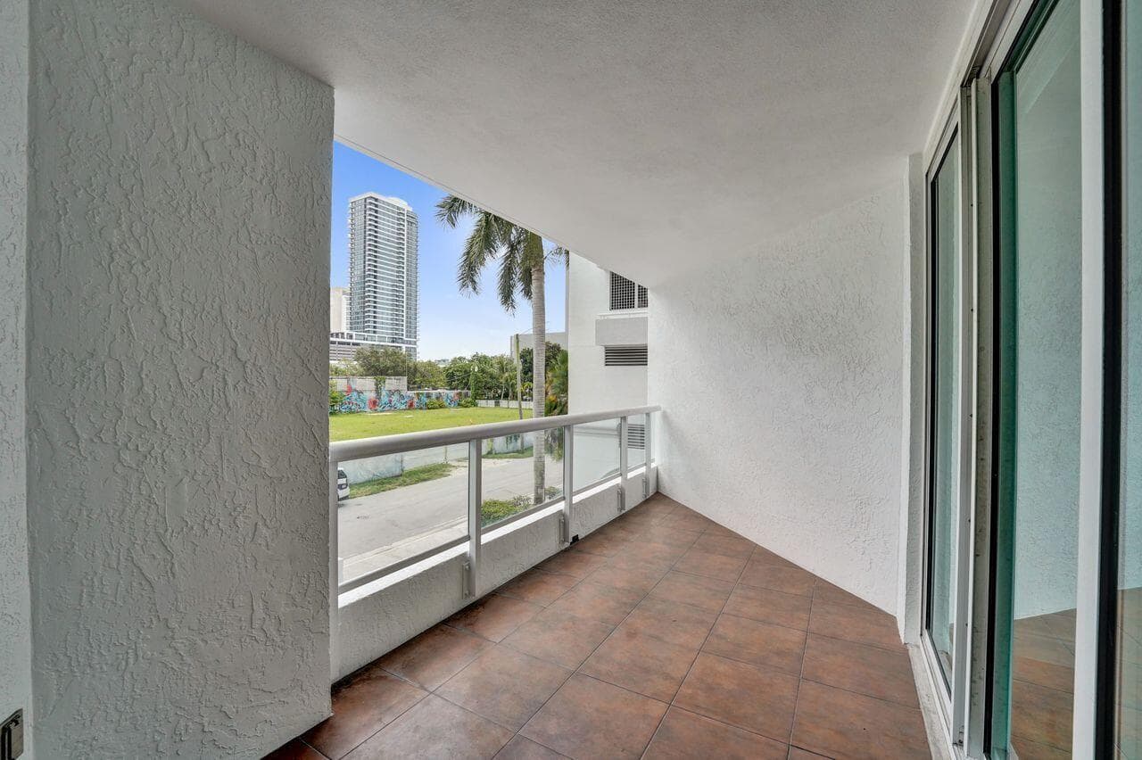 401 SW 4th Avenue 203 photo 12