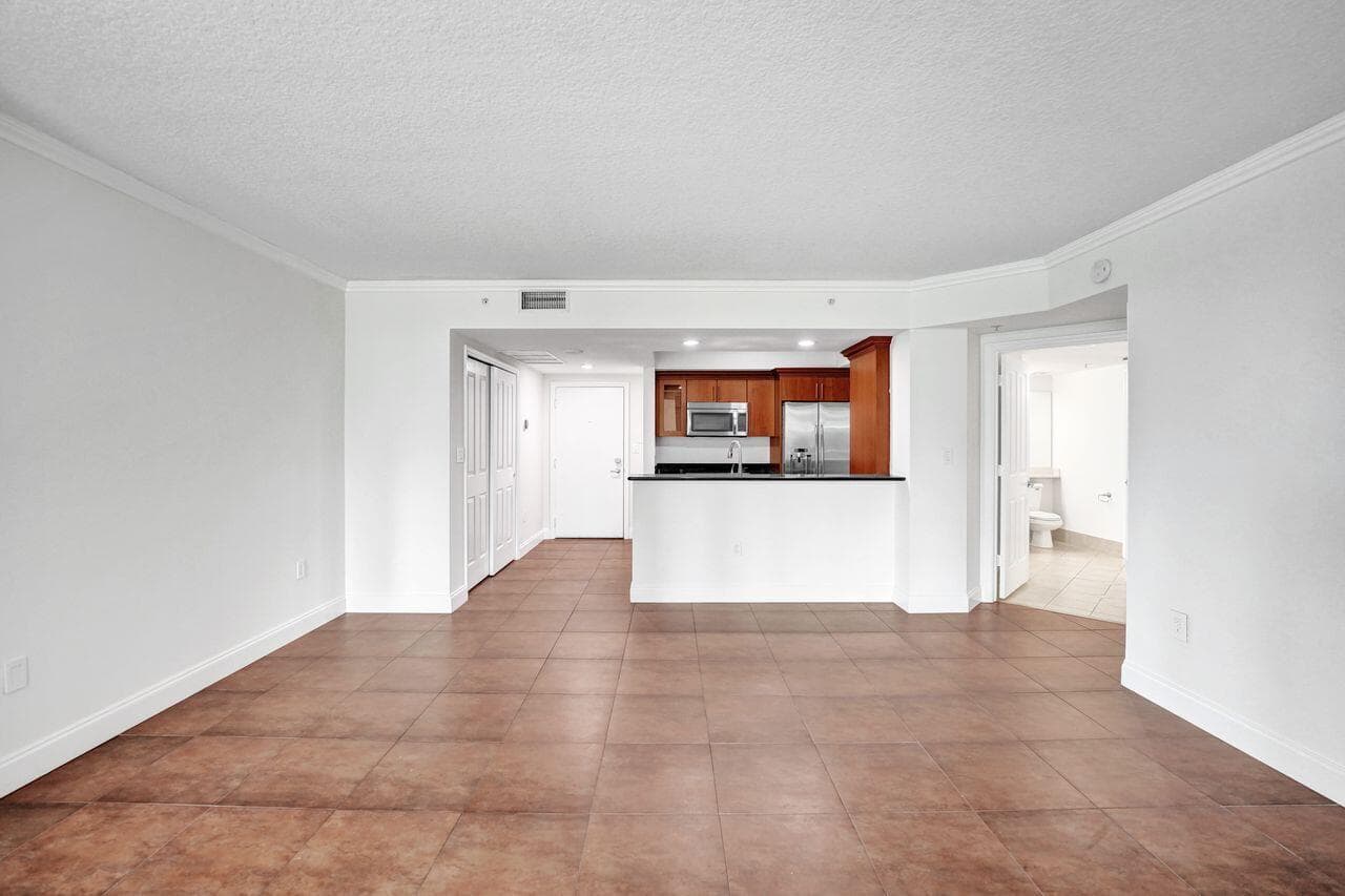 401 SW 4th Avenue 203 photo 9