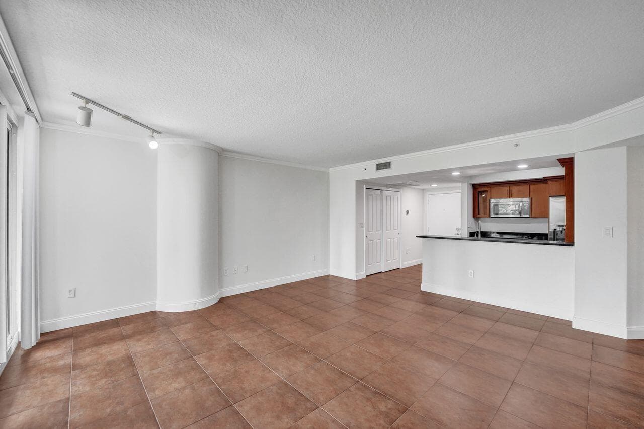 401 SW 4th Avenue 203 photo 10