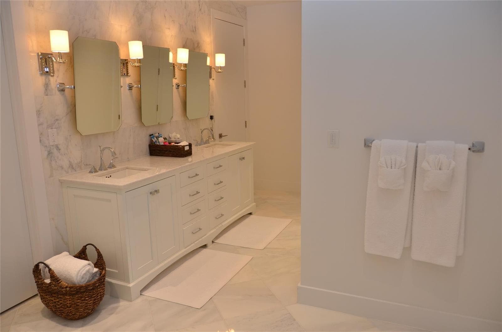 80 HENDRICKS Isle 302 photo 17