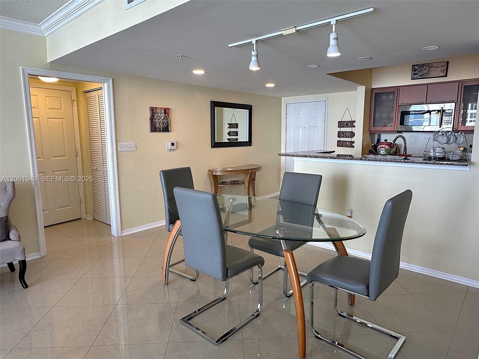 2080 S Ocean Drive 1606 photo 7
