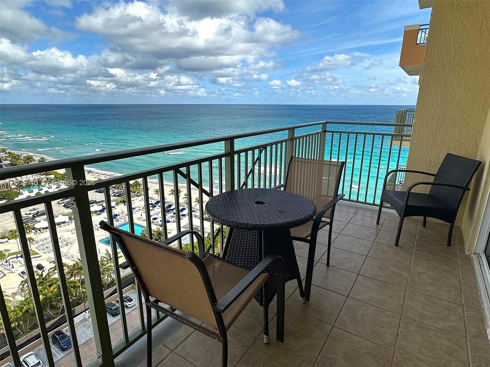 2080 S Ocean Drive 1606 photo 1