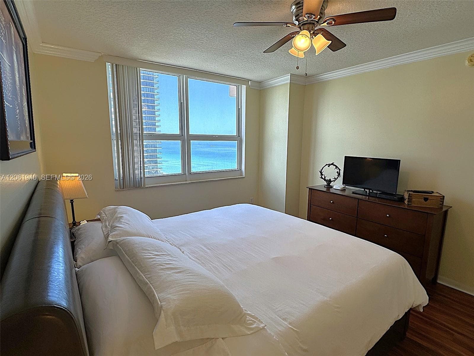 2080 S Ocean Drive 1606 photo 9