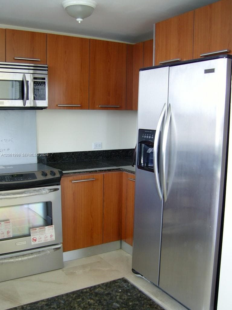 3000 NE 188th St 603 photo 6