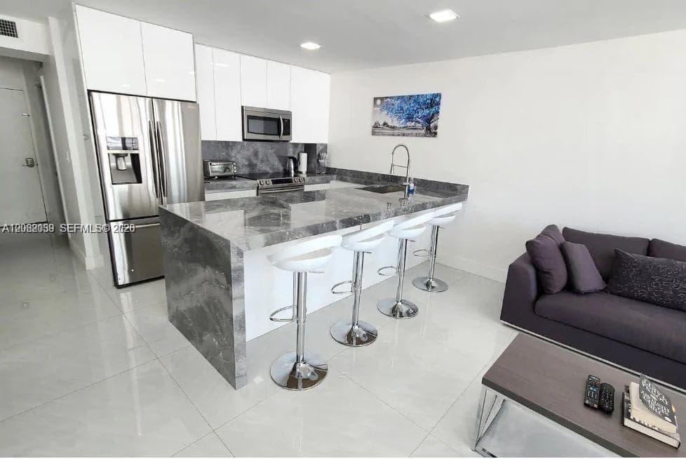 3725 S Ocean Dr 1507 photo 2