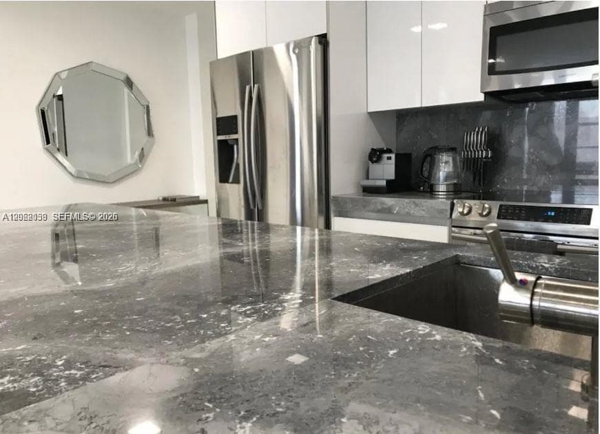 3725 S Ocean Dr 1507 photo 3
