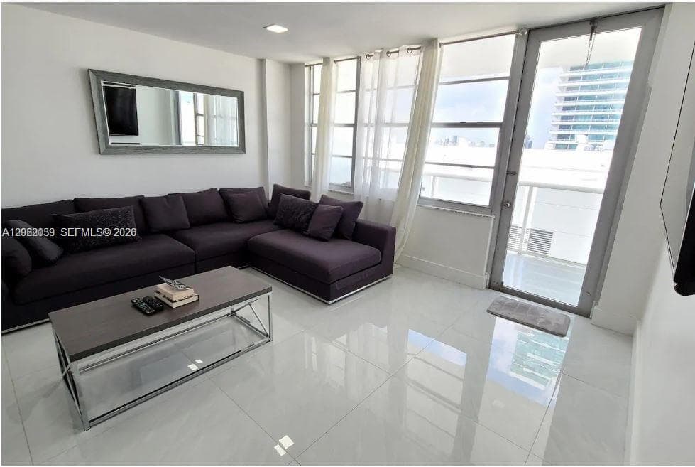 3725 S Ocean Dr 1507 photo 1