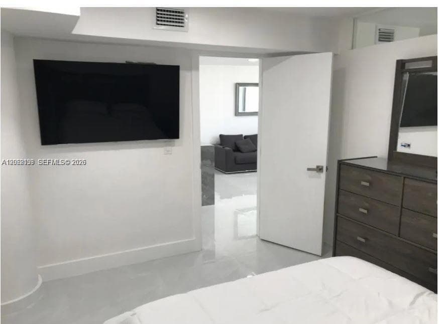 3725 S Ocean Dr 1507 photo 8