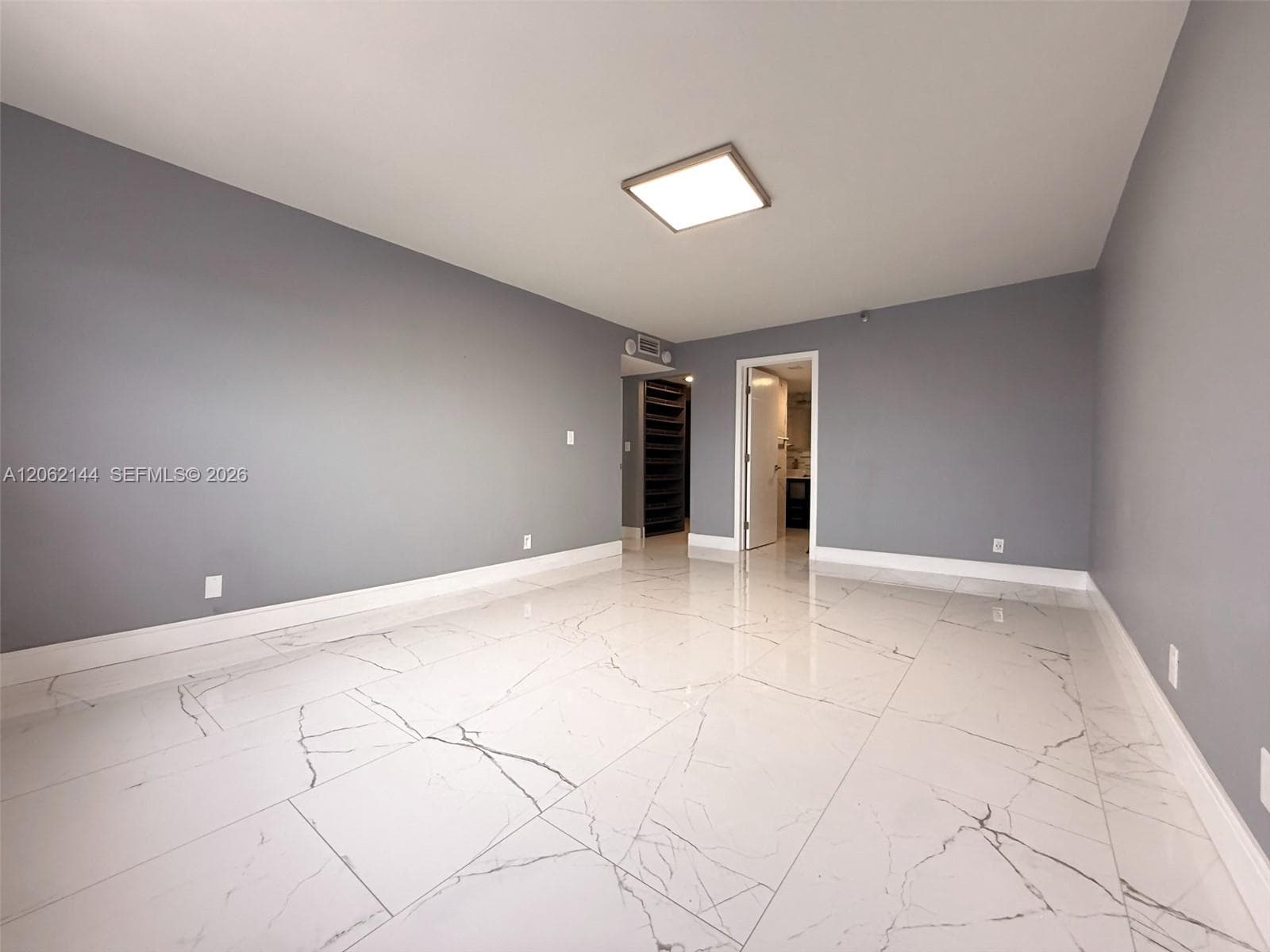290 174th St 1005 photo 12