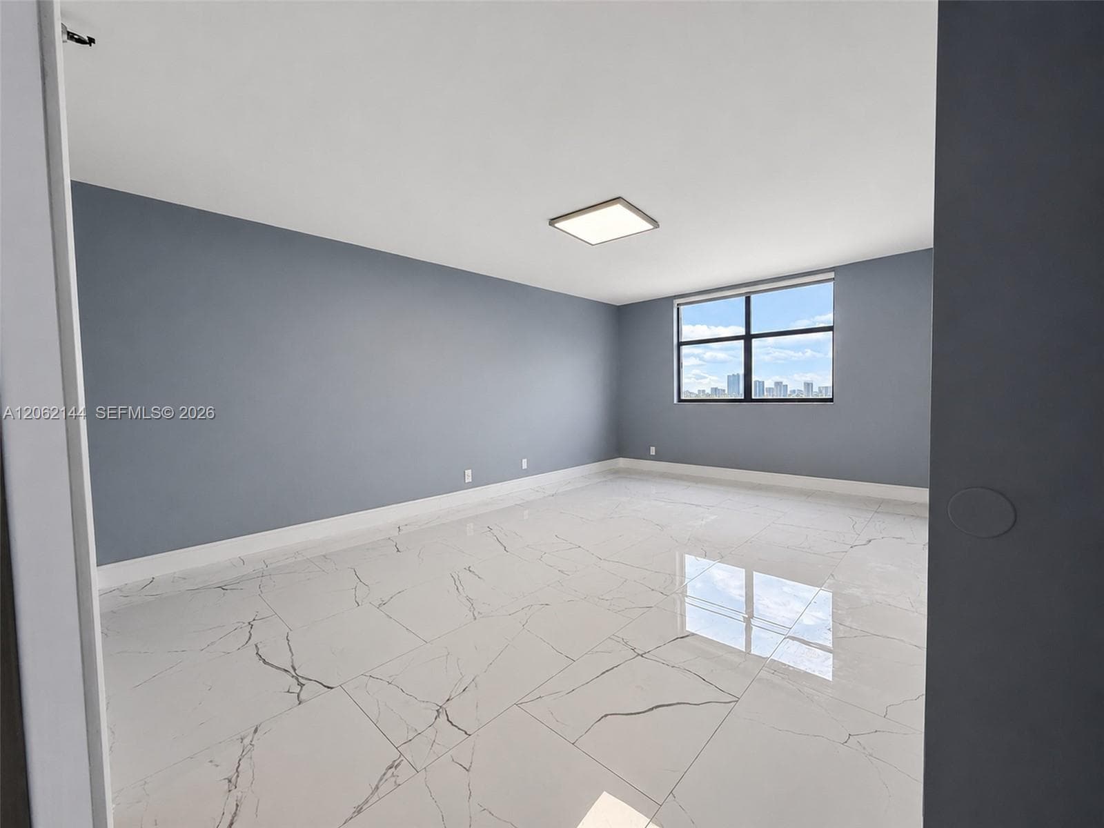 290 174th St 1005 photo 11