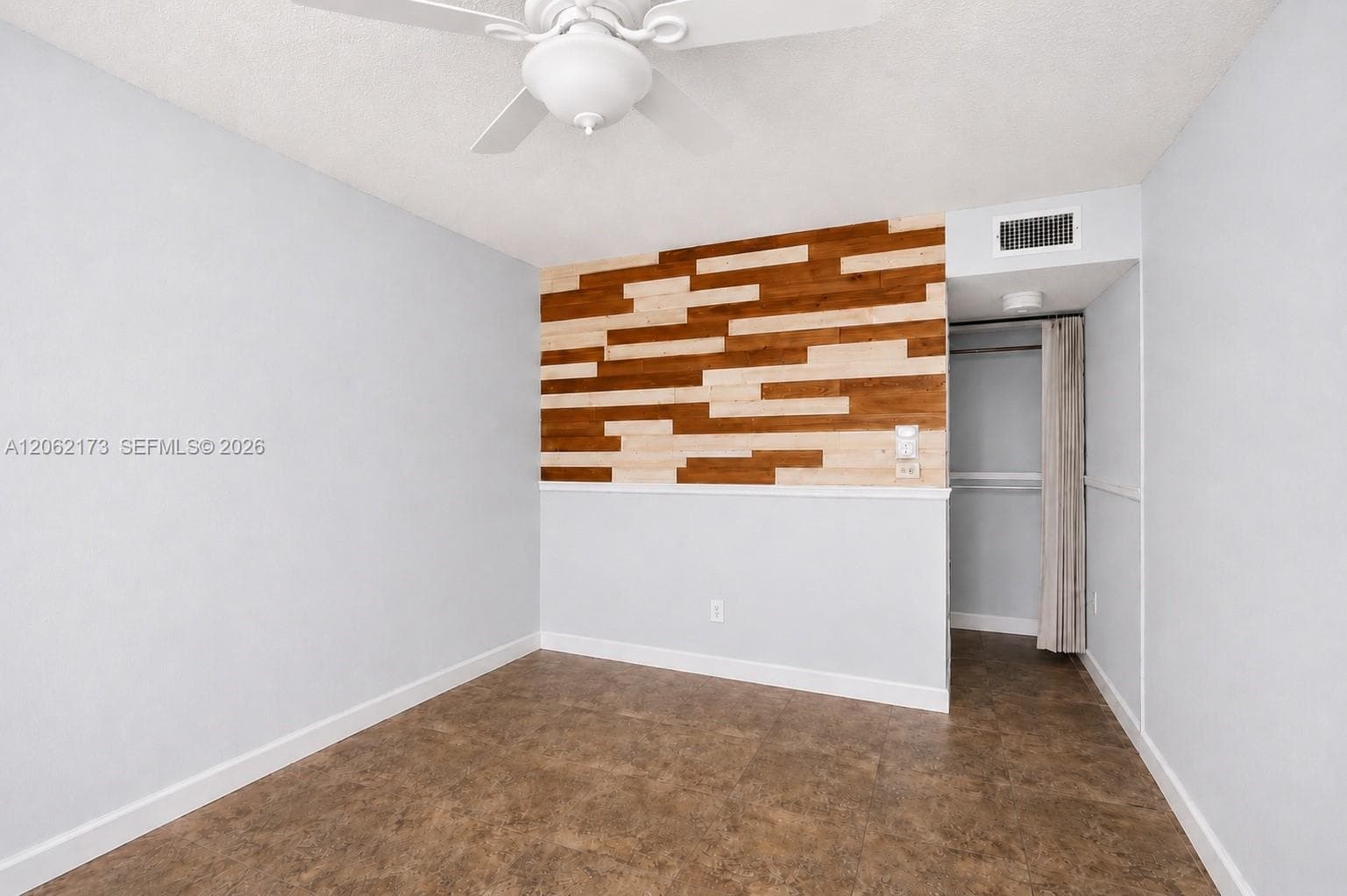2750 NE 183rd St 304 photo 8