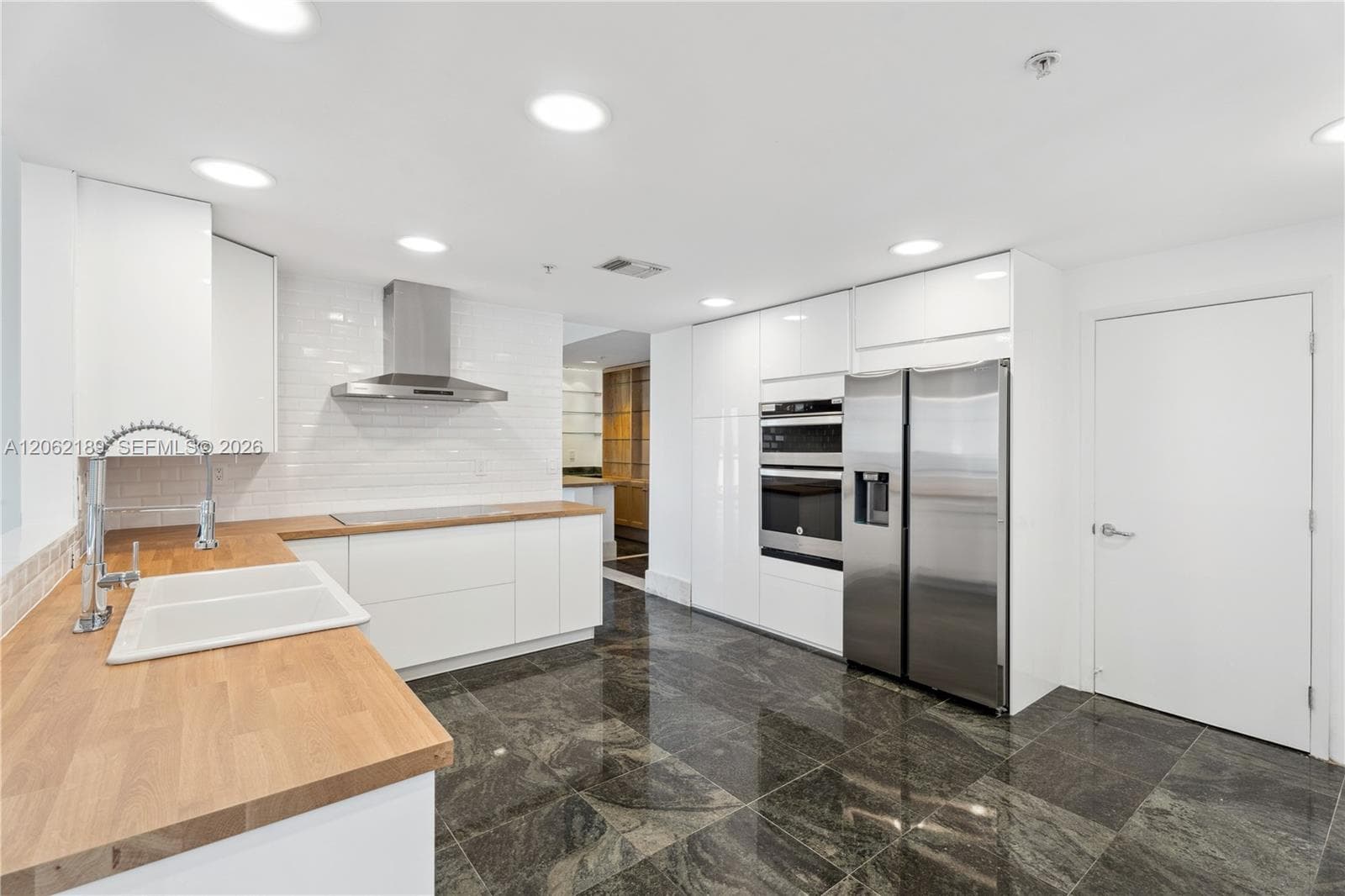 1402 Brickell Bay Dr 1601 photo 6