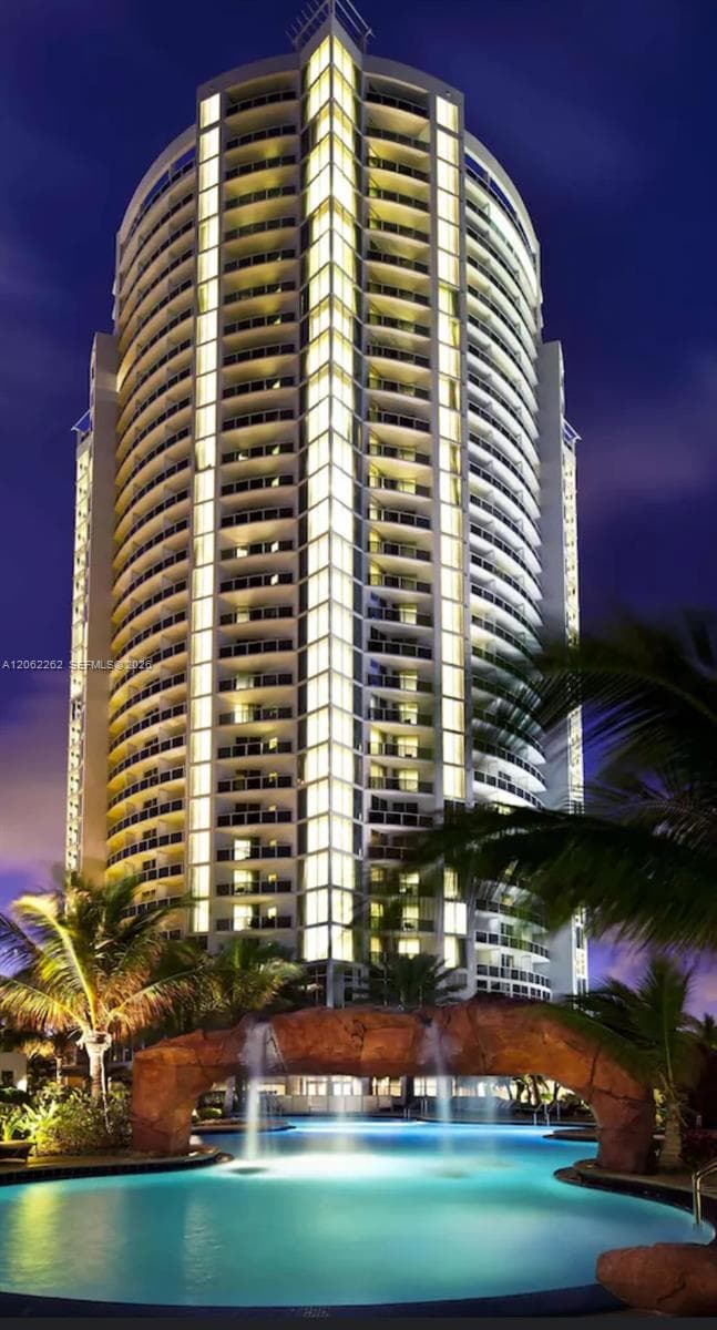 18001 Collins Ave 2206 photo 1