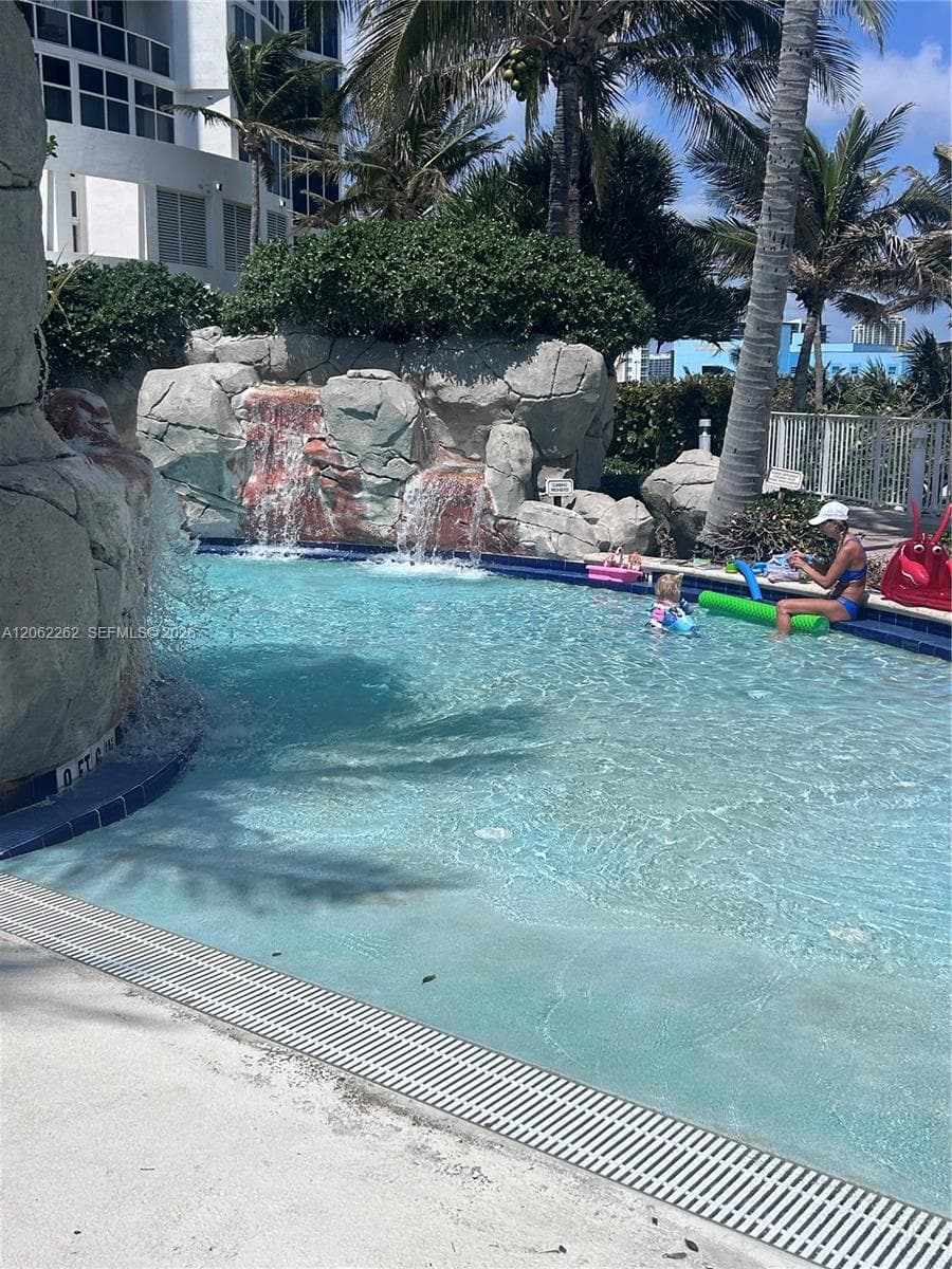 18001 Collins Ave 2206 photo 5