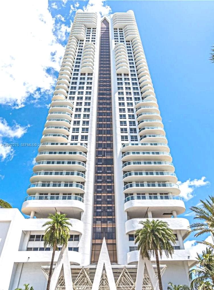 6365 Collins Ave 905 photo 3