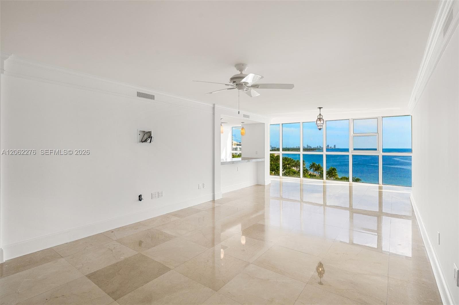 600 Grapetree Dr 11DN photo 3