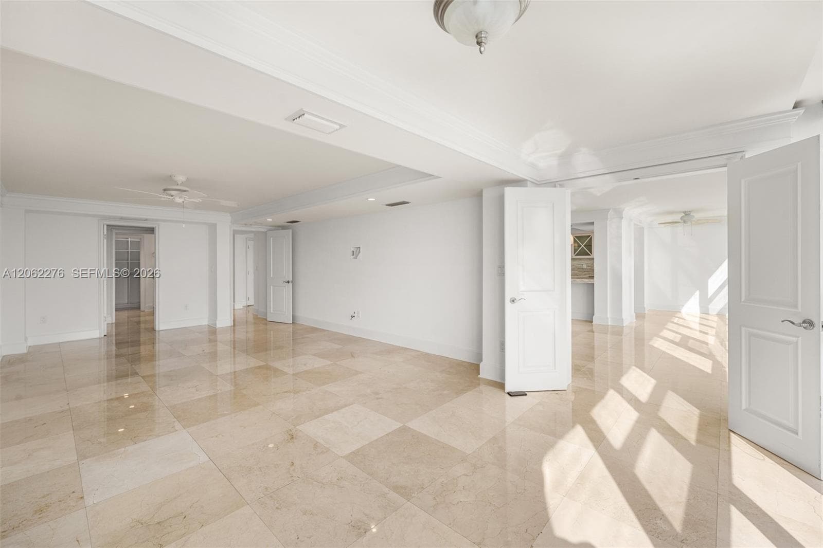 600 Grapetree Dr 11DN photo 19