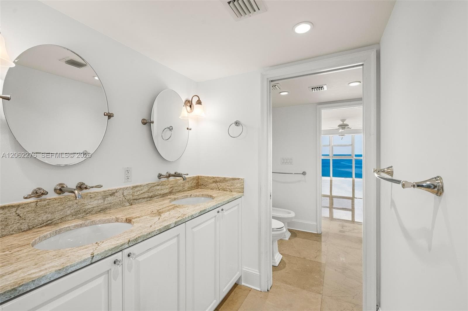 600 Grapetree Dr 11DN photo 21